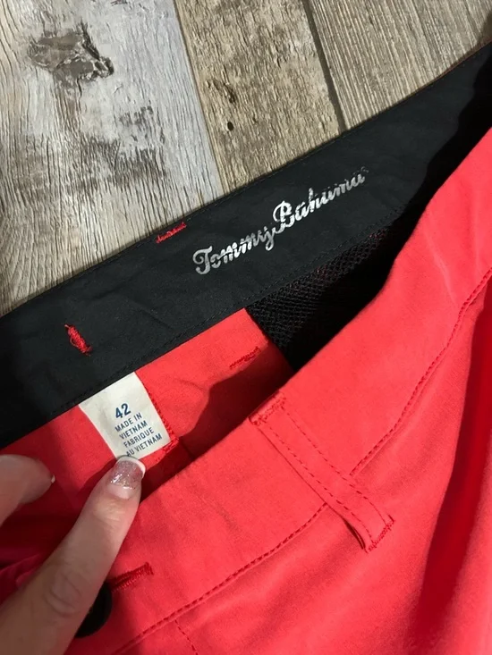 Tommy Bahama Island Active Men's 42 Red Cargo Shorts with Mesh Pockets - Picture 3 of 7